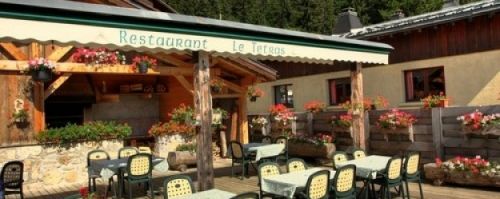 Terrasse du restaurant Le Tetras Val d'Arly
